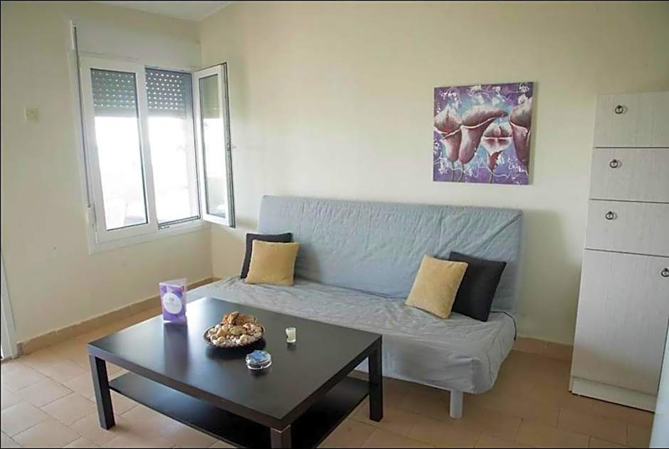 On the wave studios Spitakia sto kyma