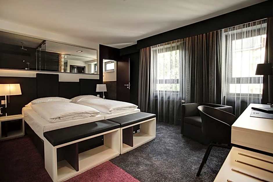 Hotel Bliss