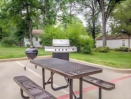 2 Queen Beds Mobility Accessible Room Non-Smoking