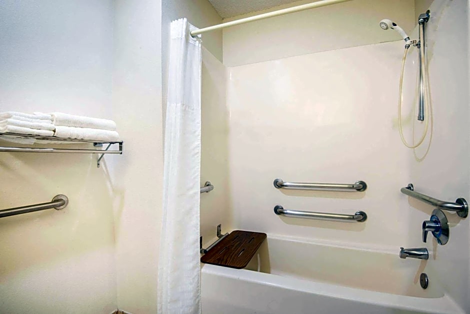 Microtel Inn & Suites by Wyndham Tulsa - Catoosa Route 66