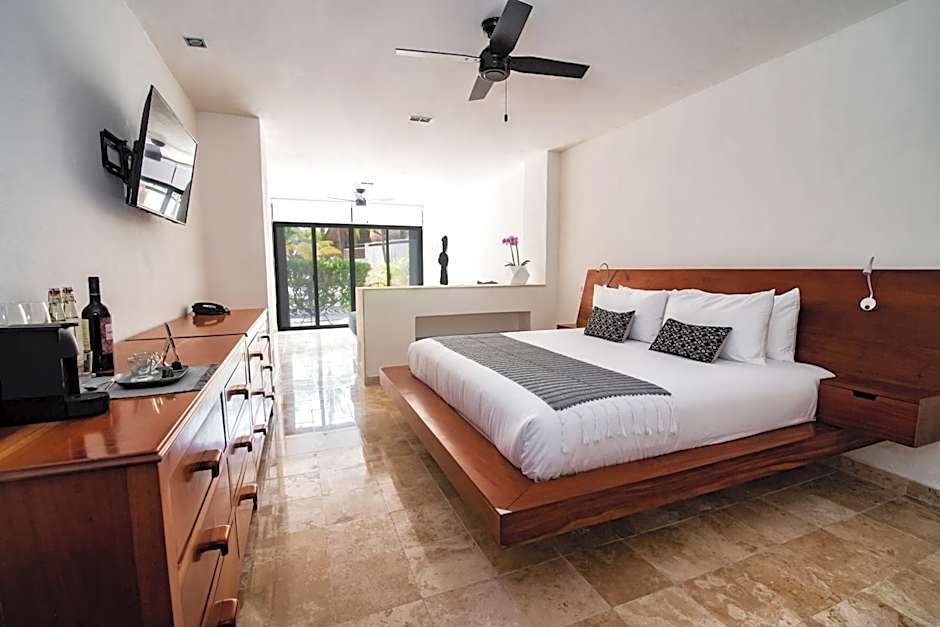 Casa del Jaguar Beach Hotel