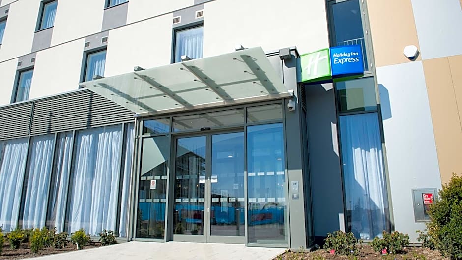 Holiday Inn Express Aberdeen Airport By IHG