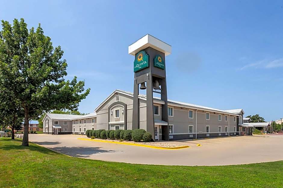 La Quinta Inn & Suites by Wyndham Champaign