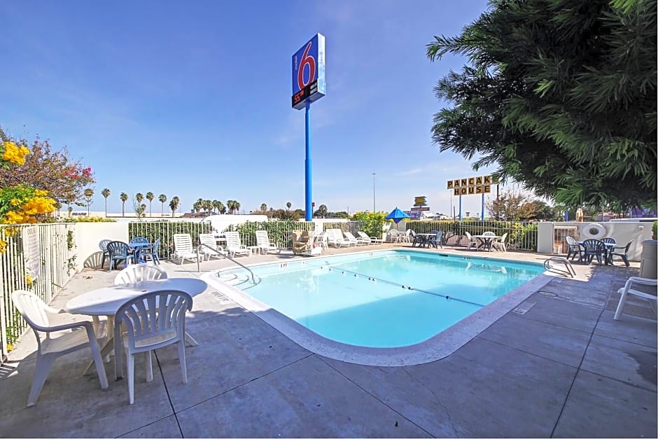 Motel 6 Laredo South