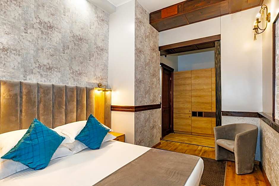 La Strada Boutique Villa