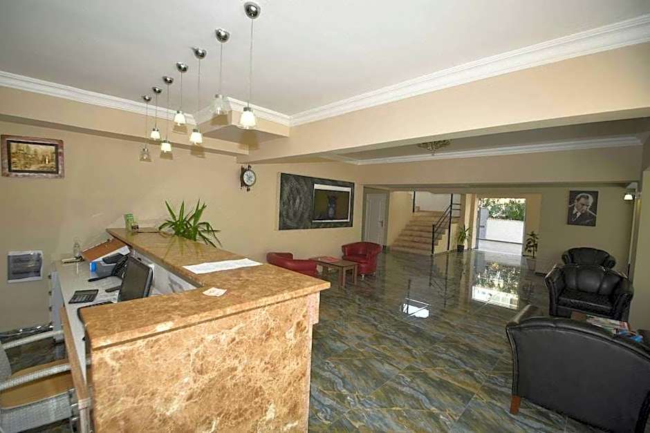 Almena Hotel