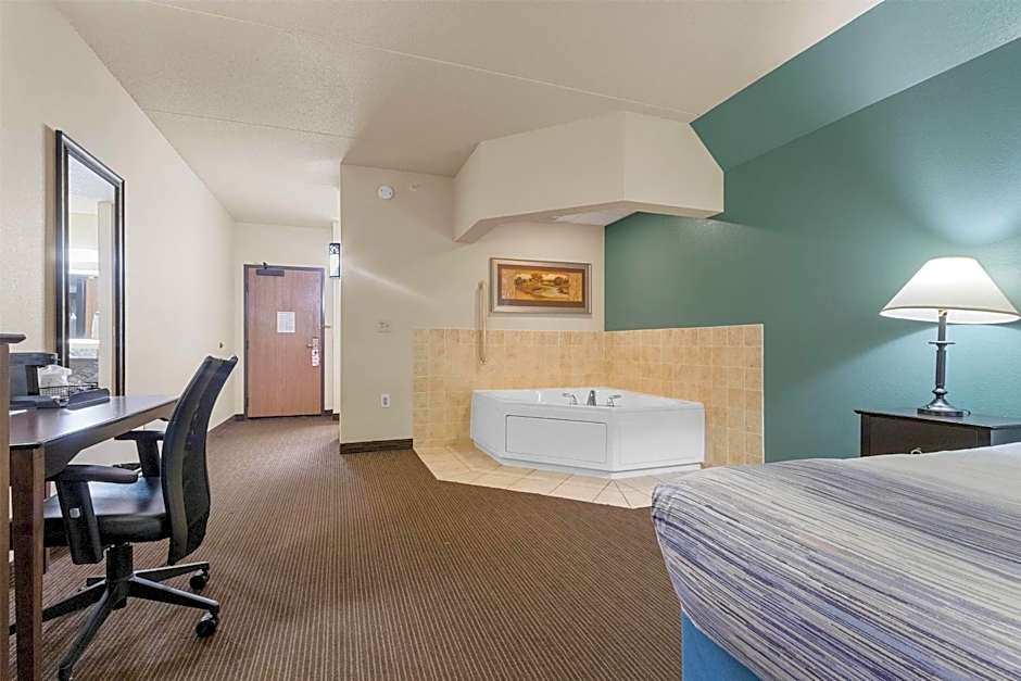 AmericInn by Wyndham Green Bay East