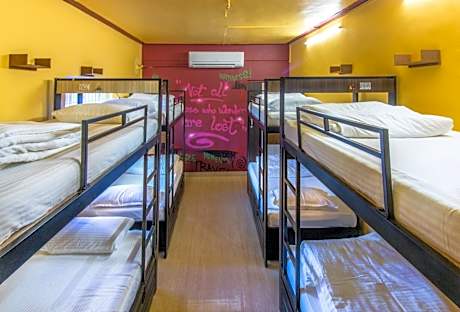 Bed in 8-Bed Mixed AC Dormitory Room