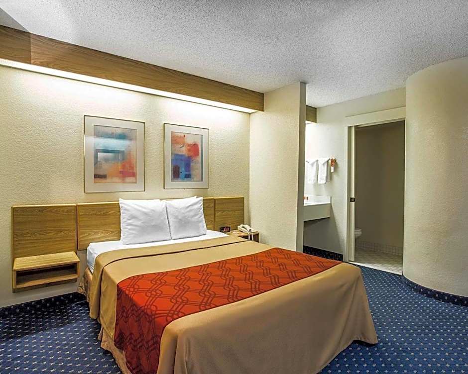 Econo Lodge Denver International Airport
