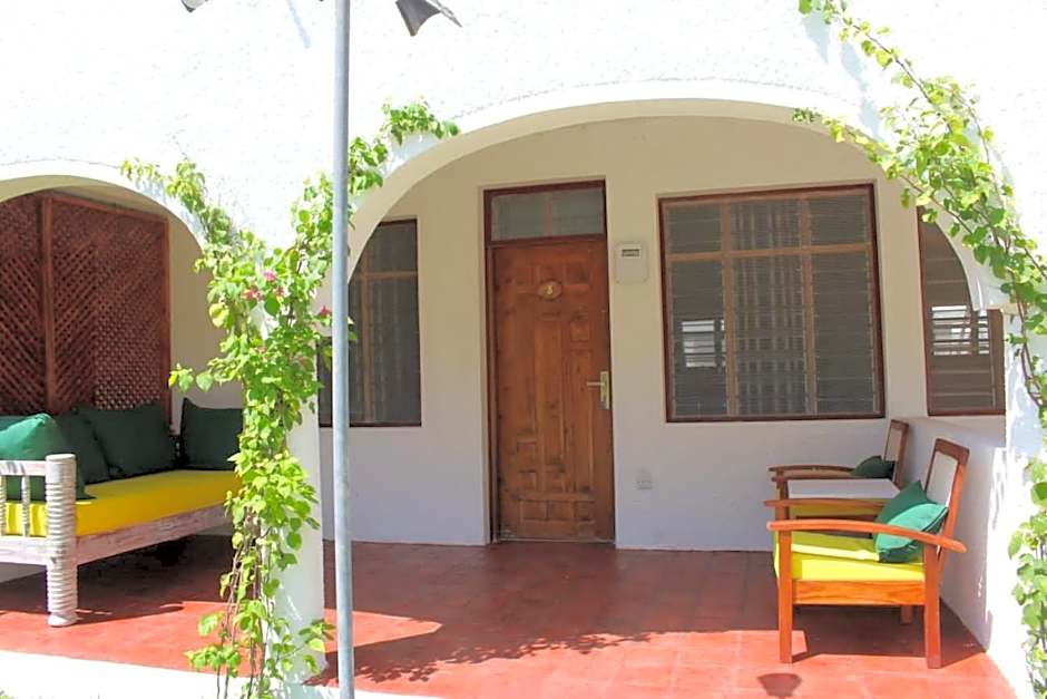 Kaleb's Beachfront Serviced Studio Apartments