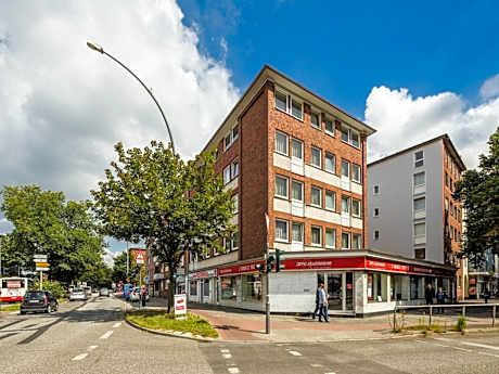 Standard Double Room with Shared Bathroom and Shared Kitchen