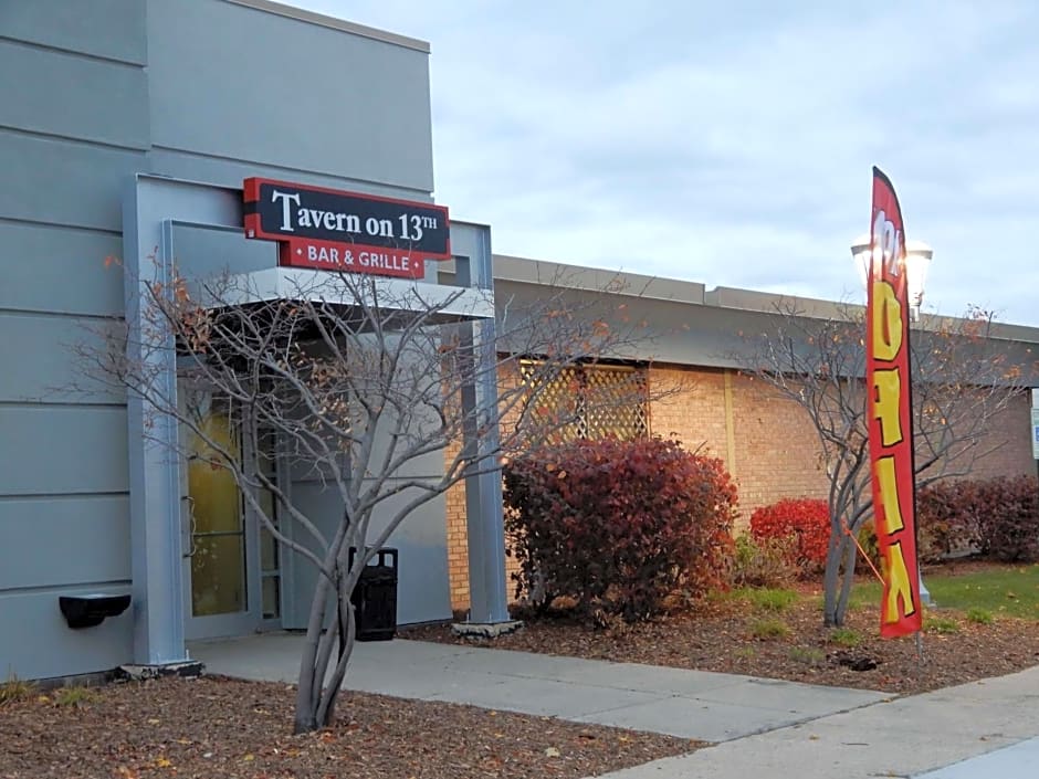 Clarion Hotel Milwaukee Airport – Milwaukee, WI