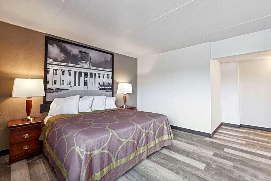 Super 8 by Wyndham Millbury/Toledo