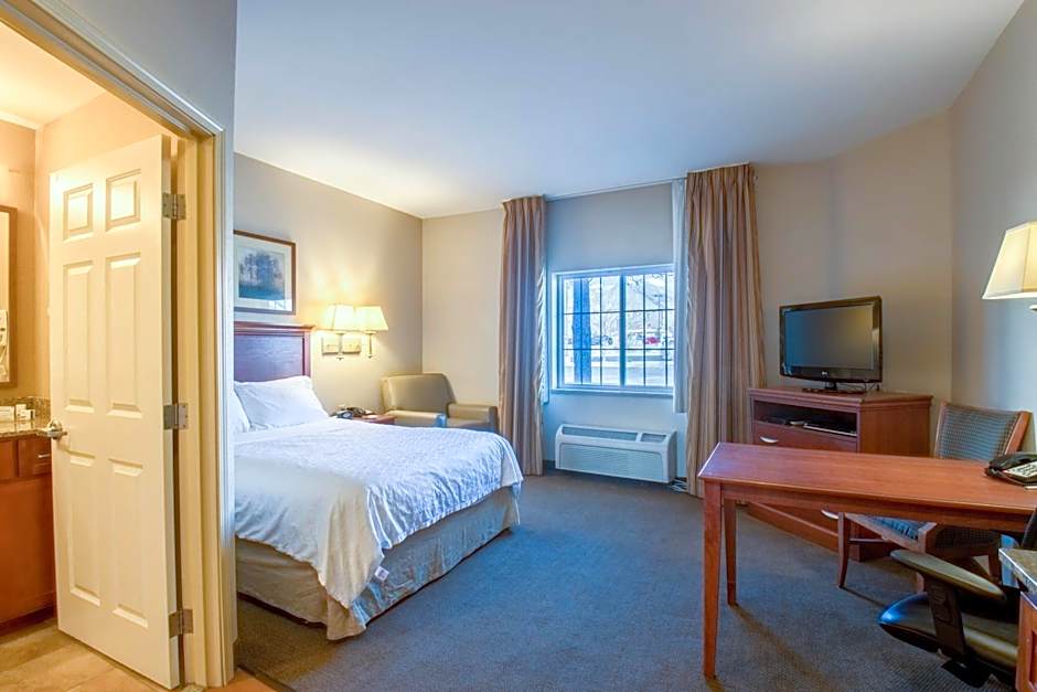 Western Slope Suites Parachute