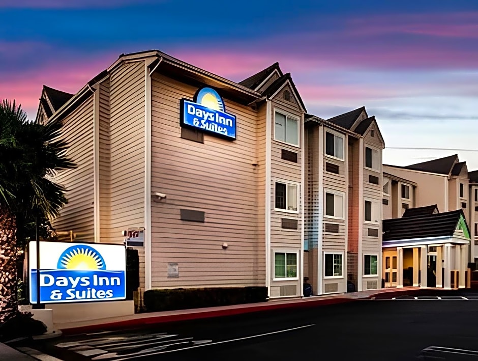 Days Inn & Suites by Wyndham Antioch