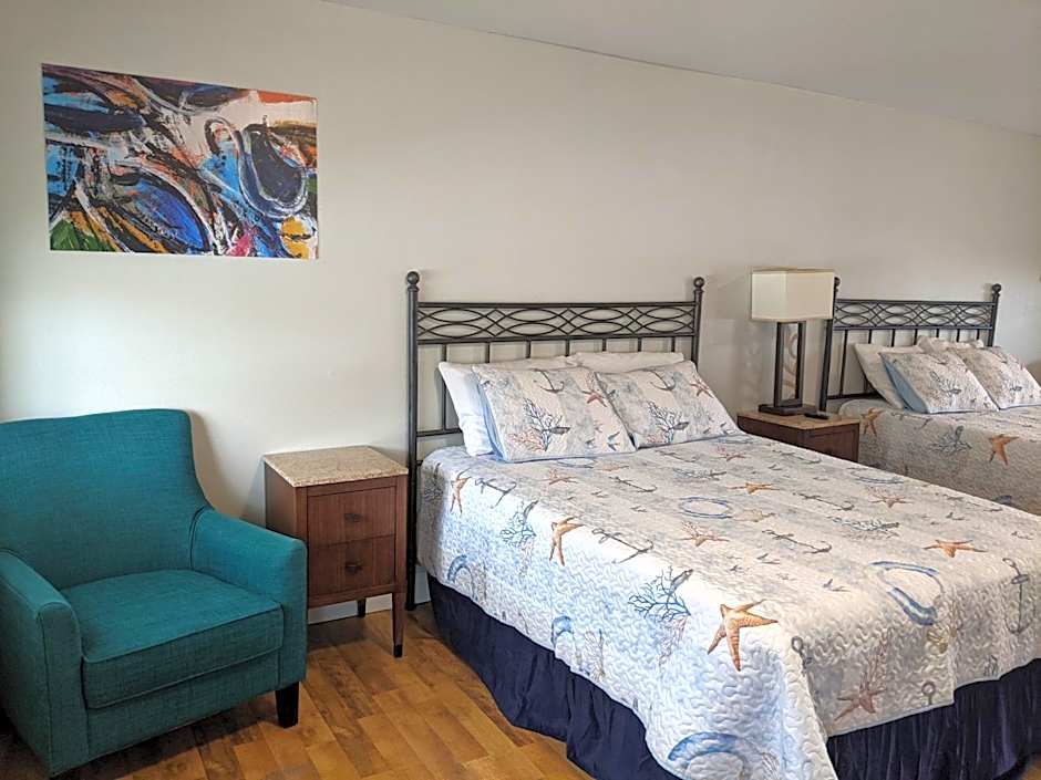 Riverboat Inn & Suites