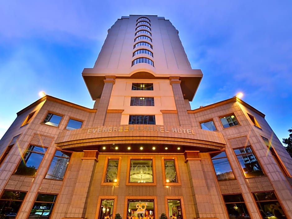 Evergreen Laurel Hotel