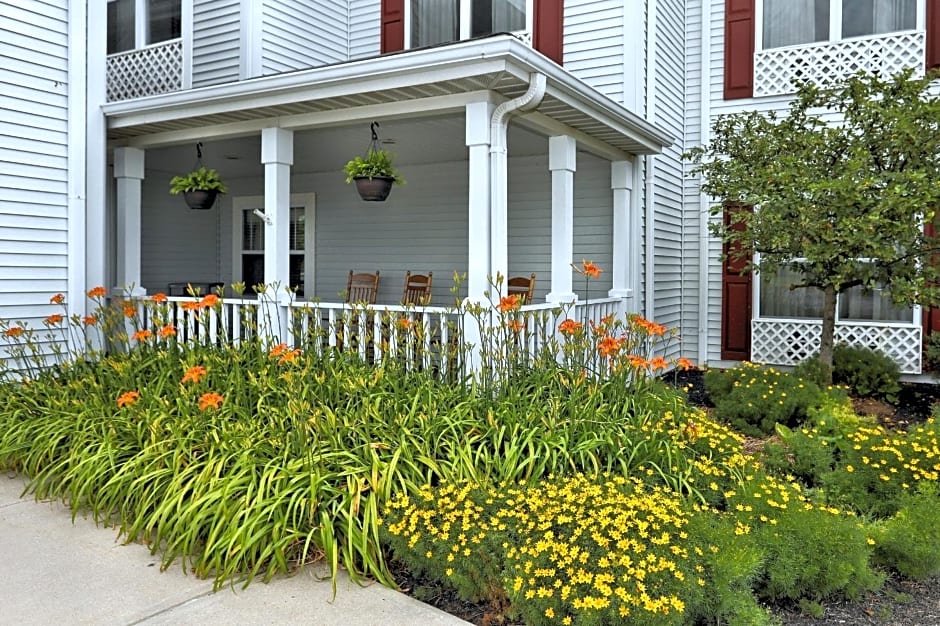 Lancaster Inn & Suites