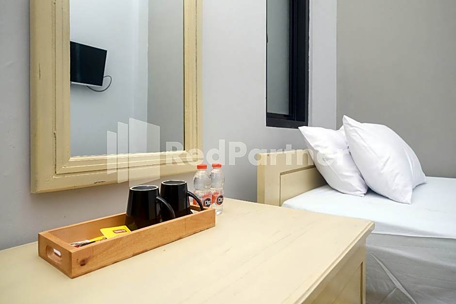 DR Living Syariah Solo Mitra RedDoorz