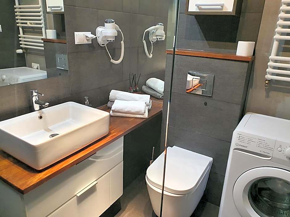 Platinum Towers by CityApartmentsPARKING