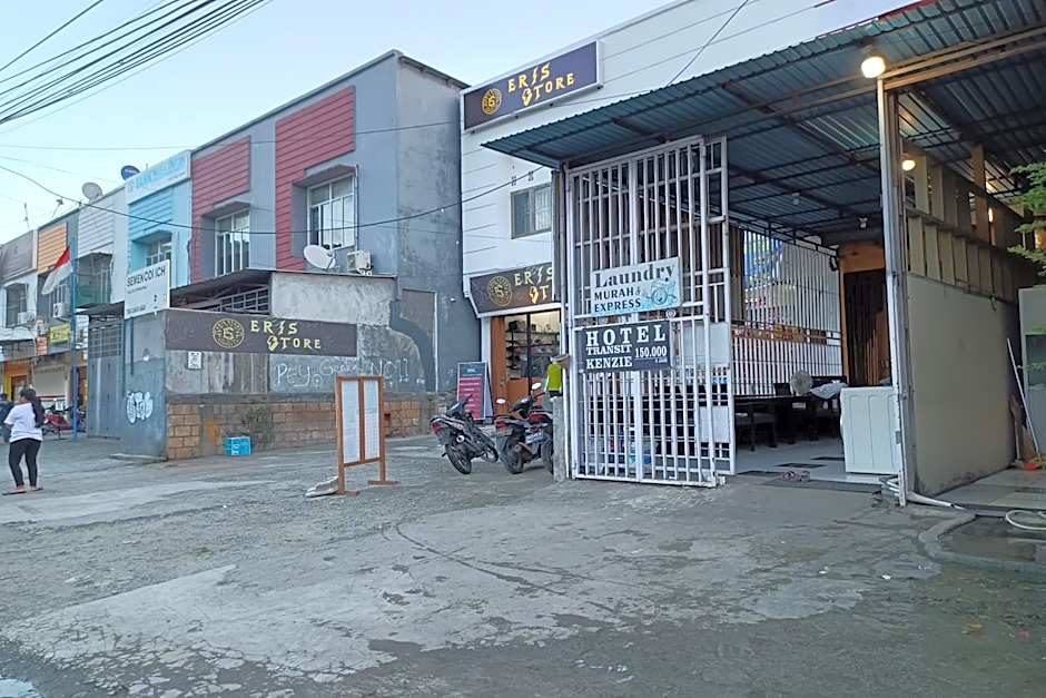 OYO 93485 Hotel Kenzie Sentani