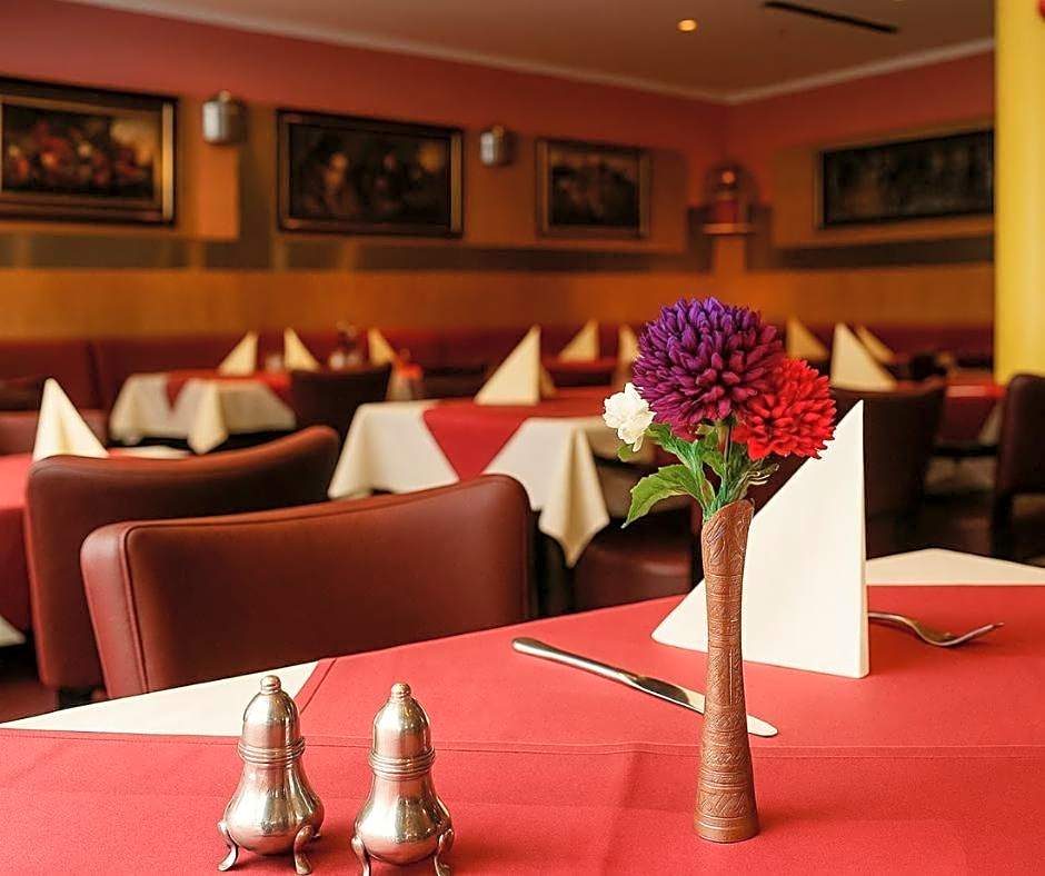 Plaza Hotel & Living Frankfurt