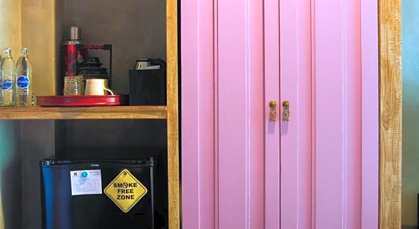 Hotel Des Artists Rose Of Pai