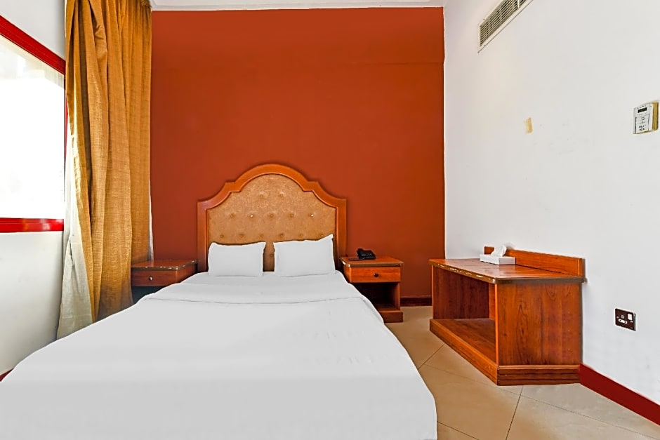 OYO 118 Revira Hotel