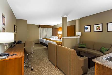 Suite with Two King Beds - Accessible/Non-Smoking