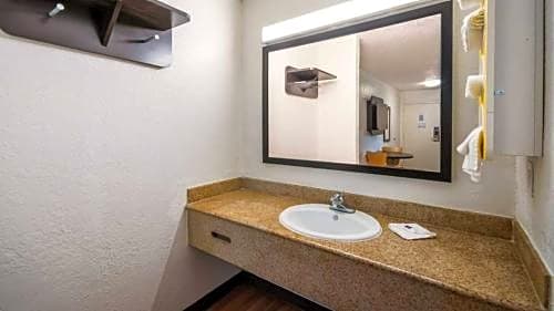 Motel 6 Houston, TX FM 1960 Bammel