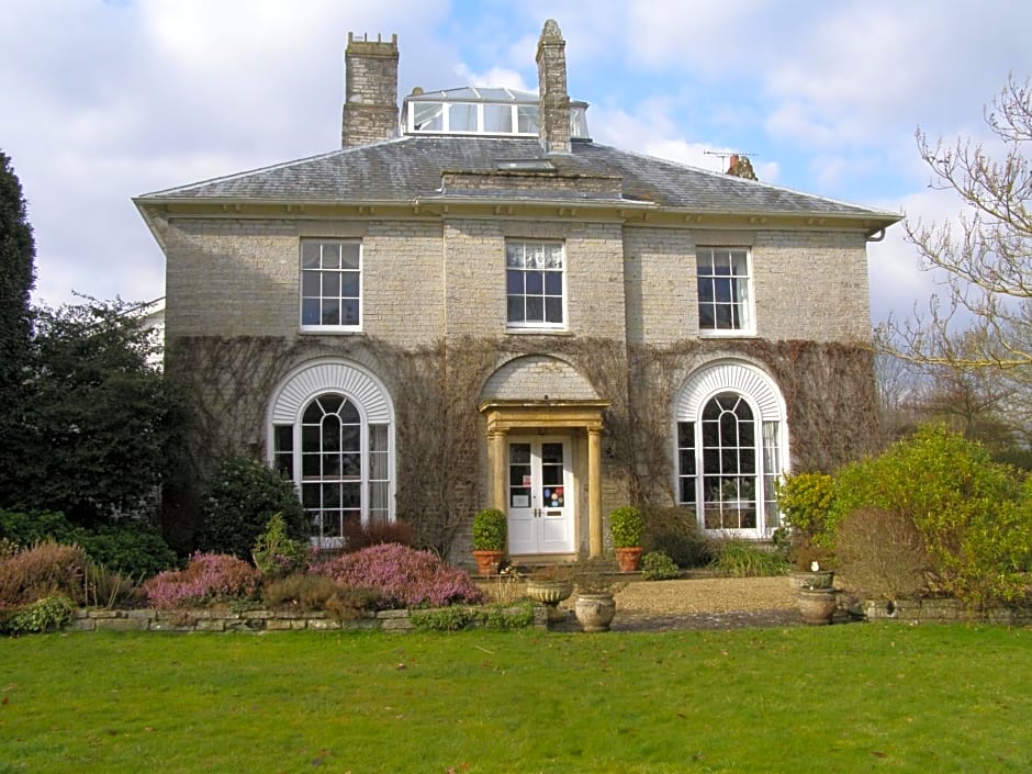 The Lynch Country House