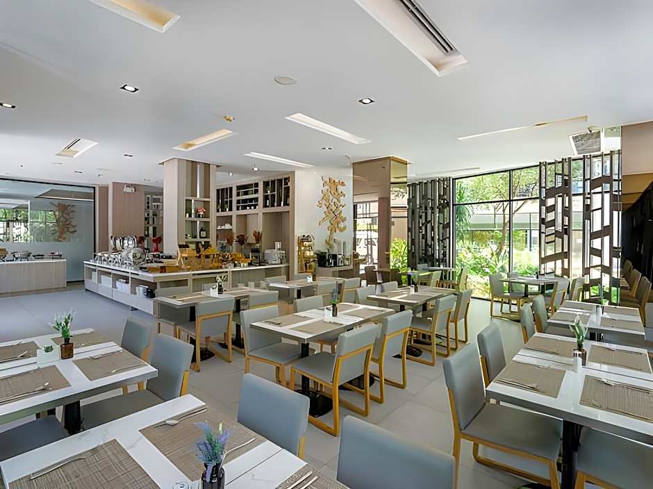 Altera Hotel and Residence by At Mind