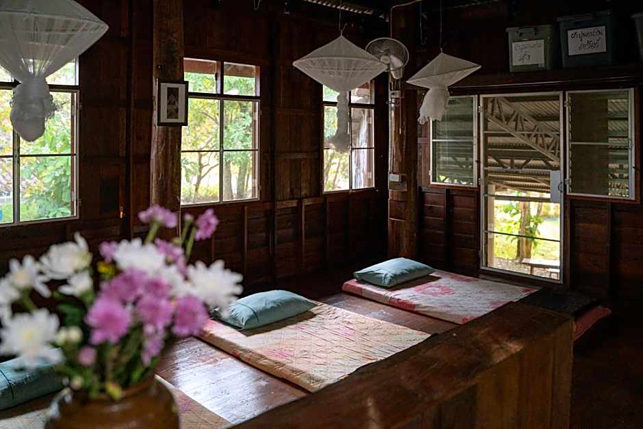 Art House at Chiangdao - Waterlily House