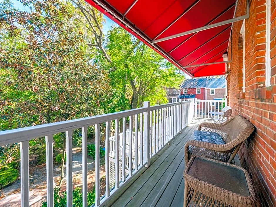 The Front Street Inn