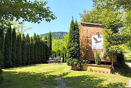 One-Bedroom Caravan