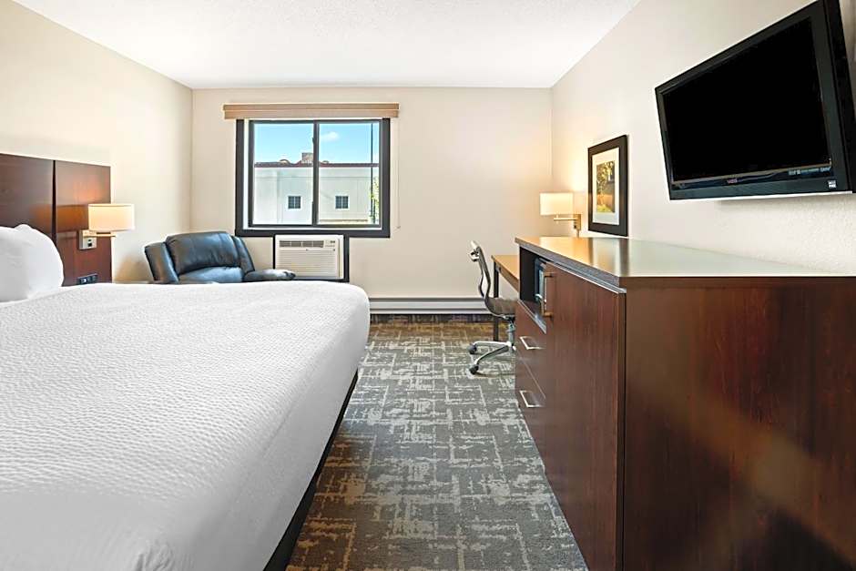 Fargo Inn and Suites