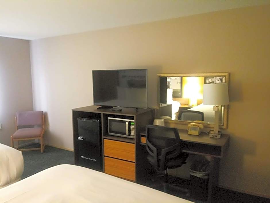 Super 8 by Wyndham Lynnwood