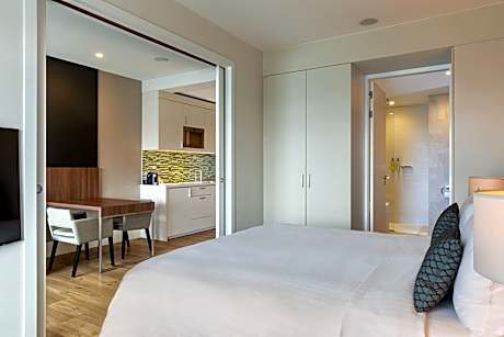 Suite, 1 King Bed (View)