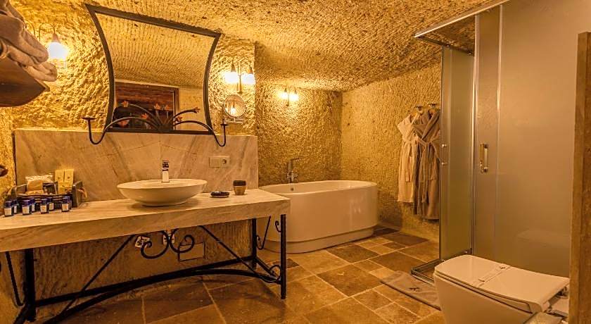 Seraphim Cave Hotel