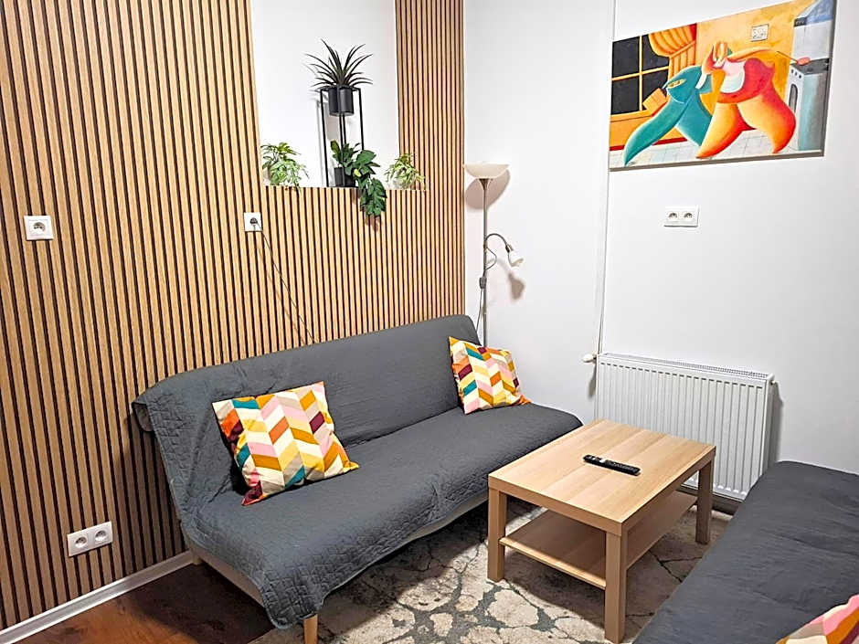 Dimael Hostel & Apartments