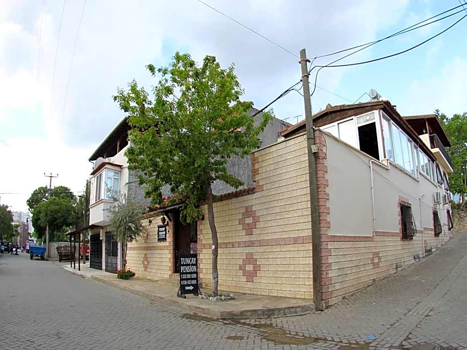 Tuncay Pension