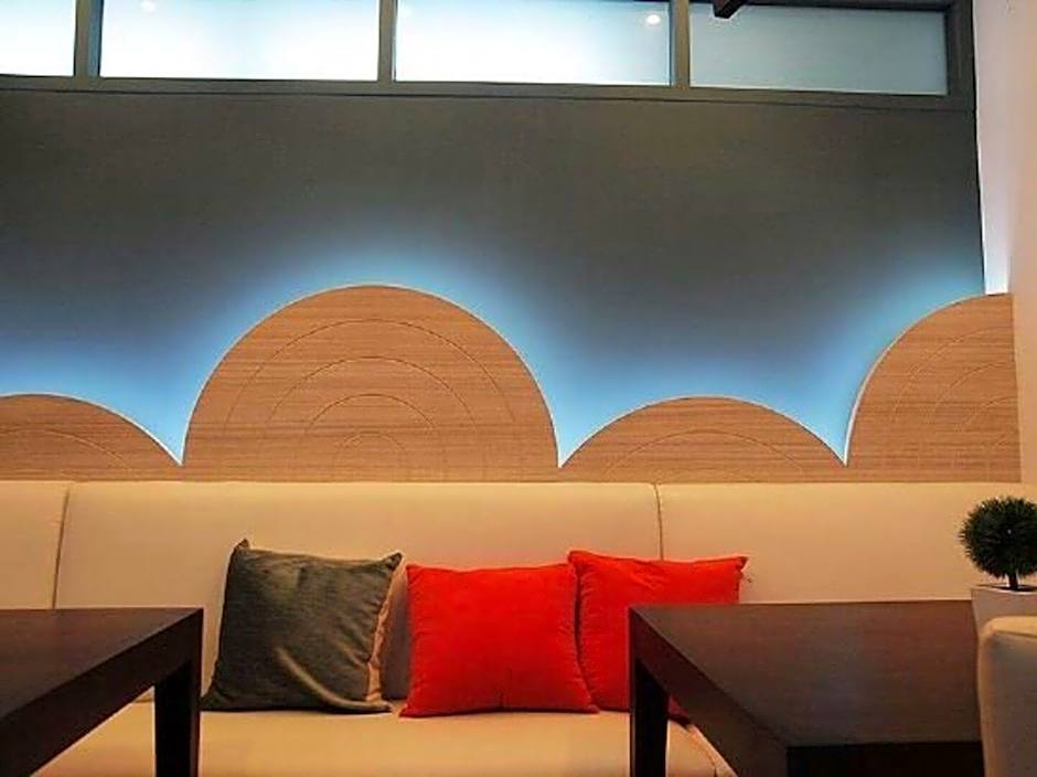 Apo Hotel