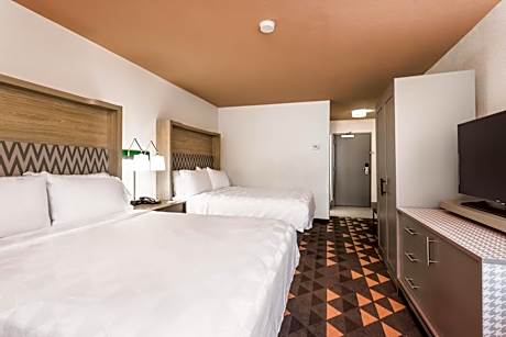 Standard Queen Room with Two Queen Beds