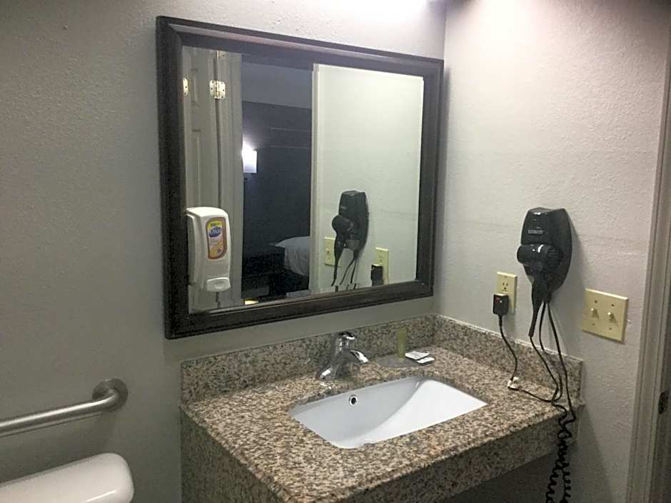 Muskogee Inn And Suites