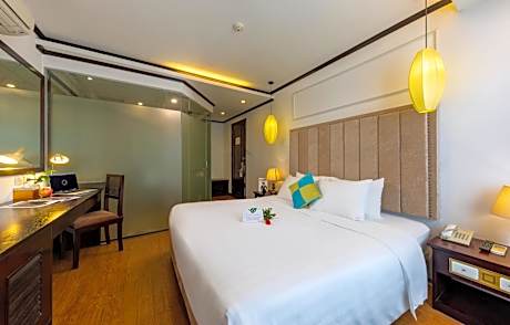 Deluxe Lake View Room