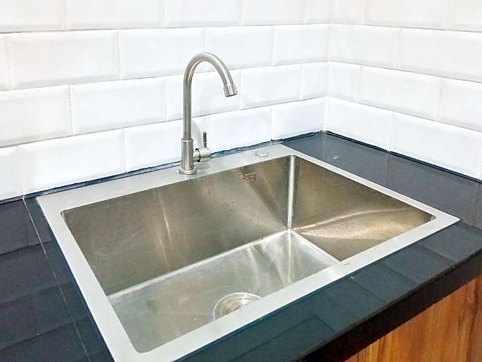 RedDoorz @ Hotel DPraya Pati