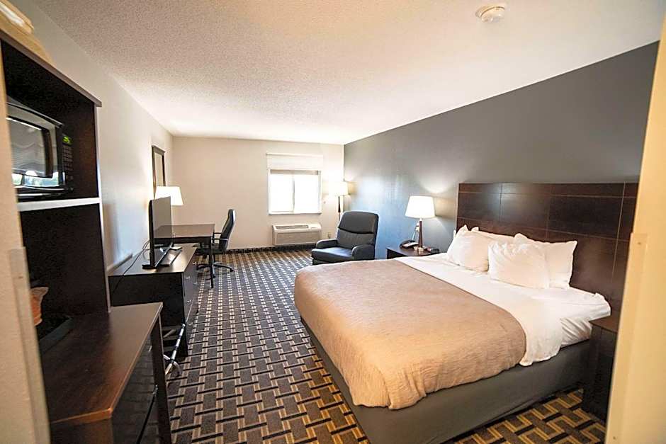 Quality Inn & Suites Watertown