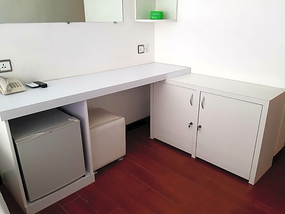 Clover City Center Hotel