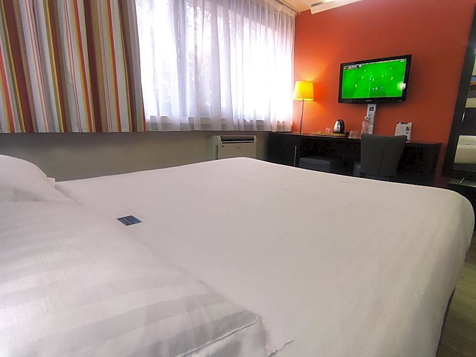Hotel Be Guest Limoges Sud ex Black & Green