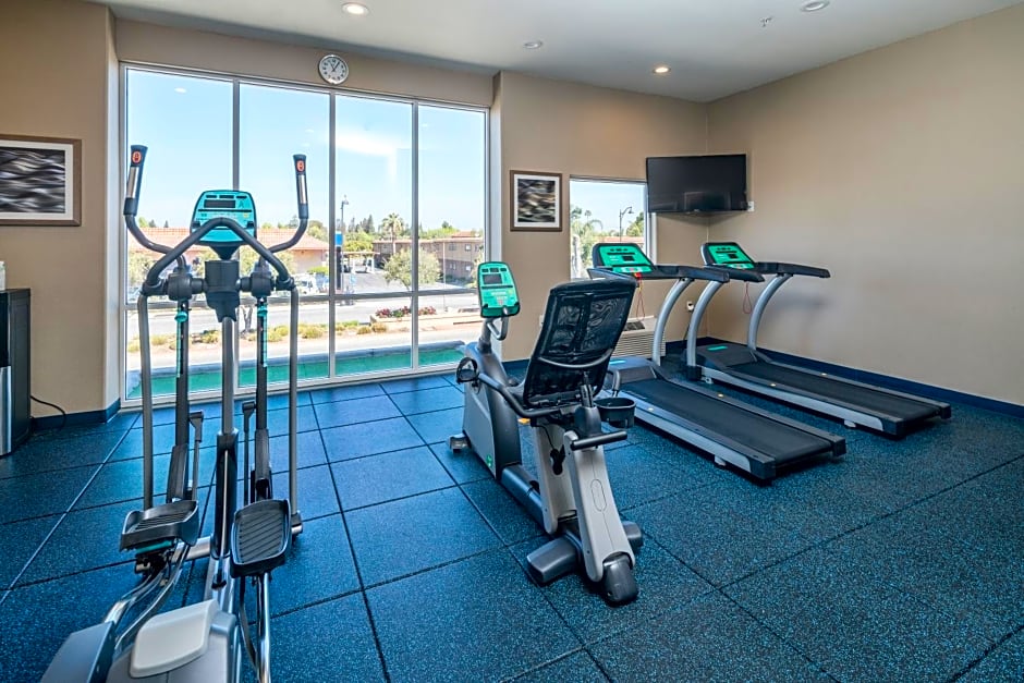 Holiday Inn Express Hotel & Suites Santa Clara By IHG